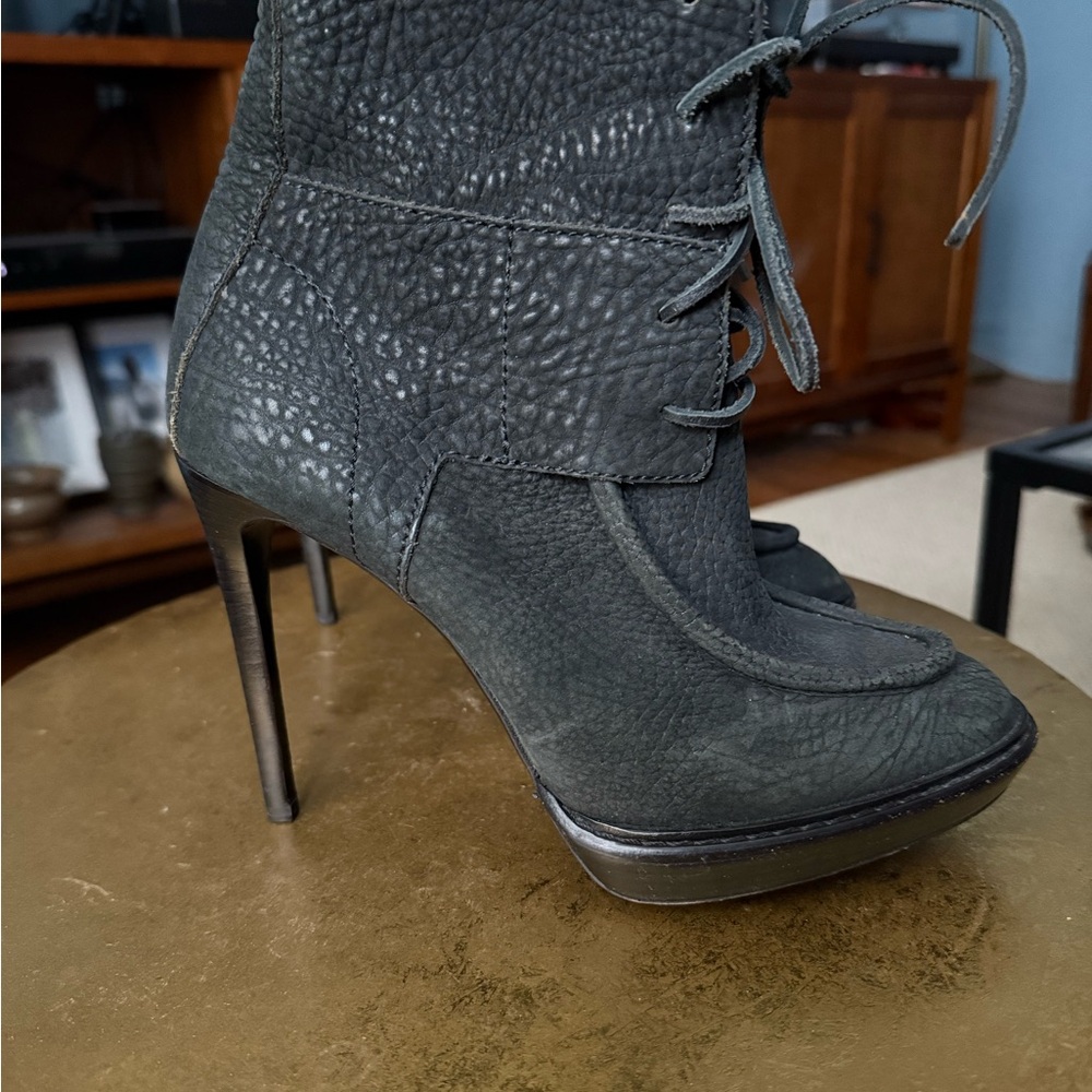 Burberry Black Heeled Nubuck Leather Boots with Lace-Up Detail - Picture 4 of 8